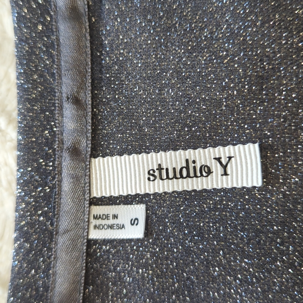 πBNWOT Studio Y Sparkly Topπ - Picture 5 of 9